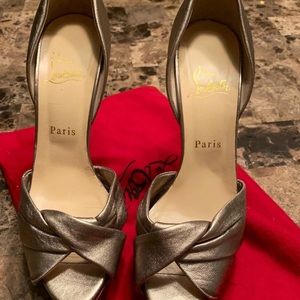 ❌sold❌Christian Louboutin Volpi